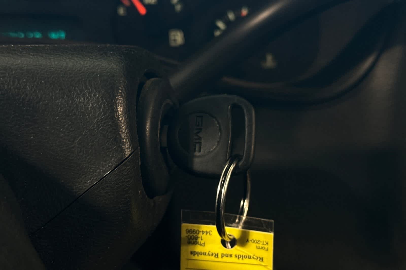 Thumbnail: 2005 GMC Sierra 1500 - 27
