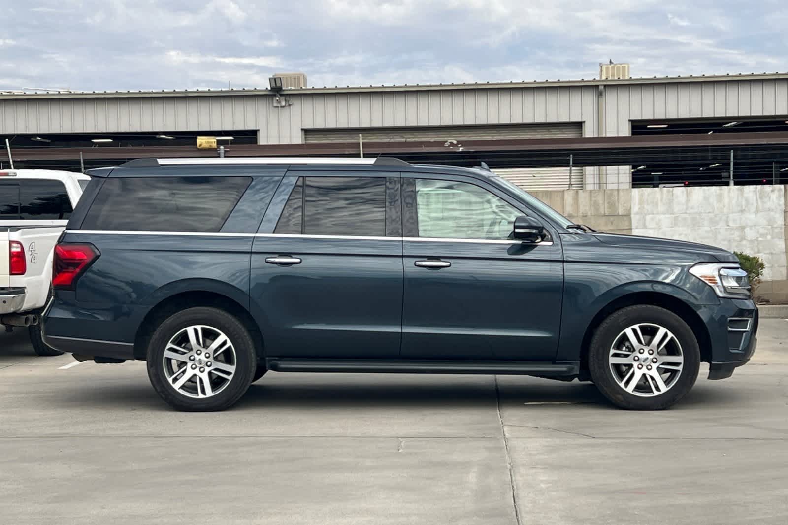 Thumbnail: 2023 Ford Expedition MAX - 9