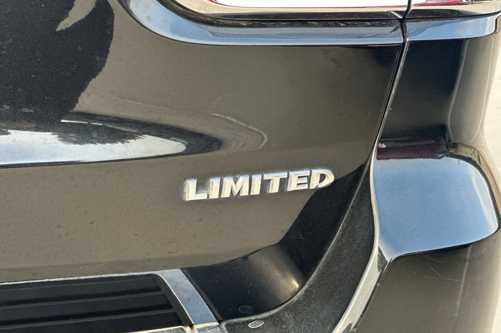 Thumbnail: 2015 Jeep Grand Cherokee - 16