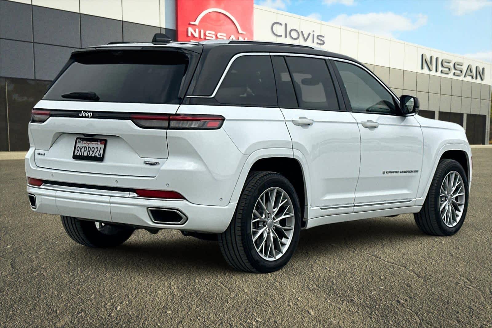 Thumbnail: 2024 Jeep Grand Cherokee - 3
