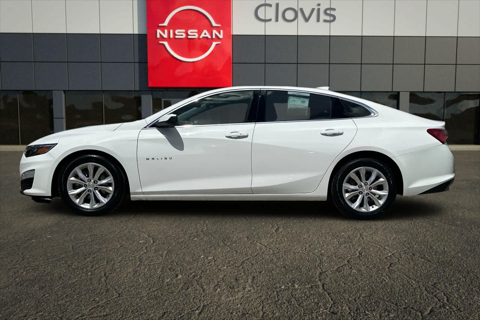 Thumbnail: 2022 Chevrolet Malibu - 6