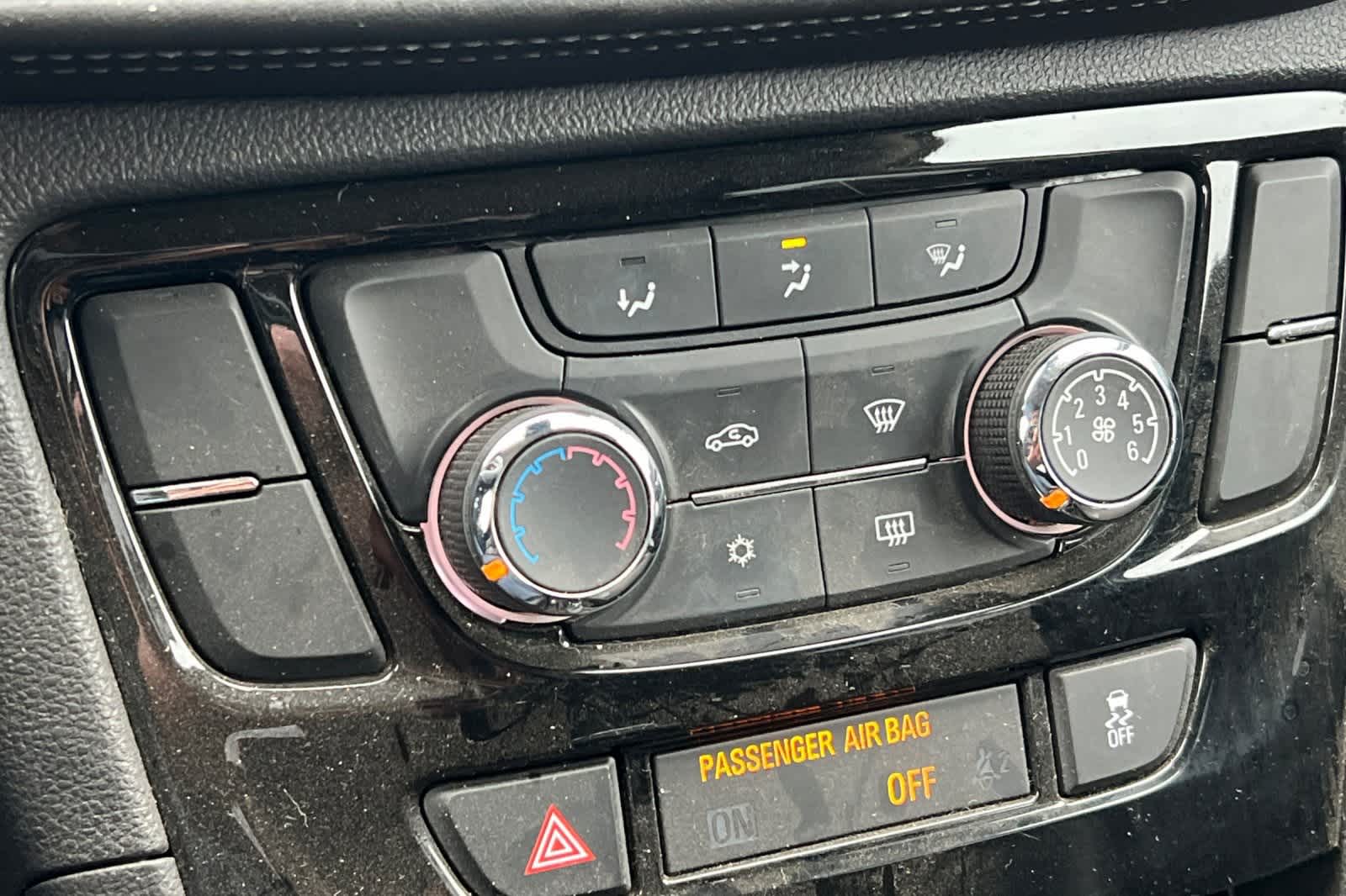 Thumbnail: 2019 Buick Encore - 21