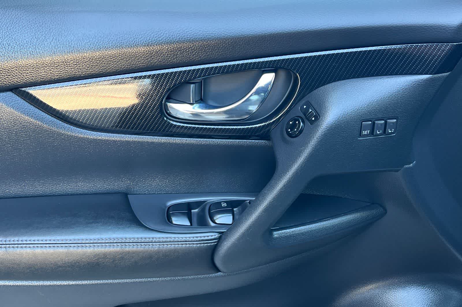 Thumbnail: 2020 Nissan Rogue - 13