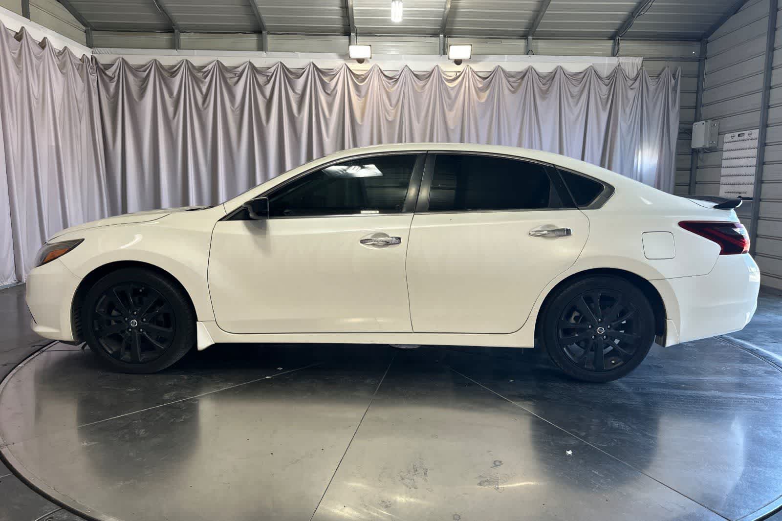 Thumbnail: 2018 Nissan Altima - 6