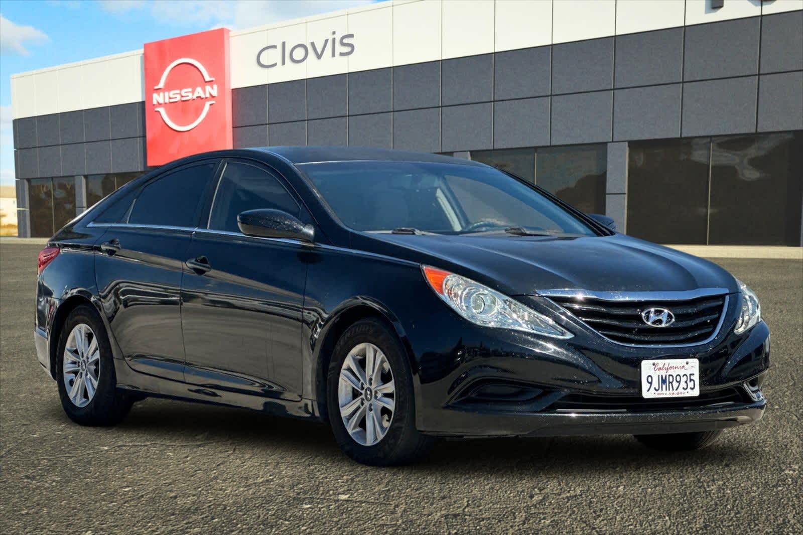 Thumbnail: 2012 Hyundai Sonata - 9