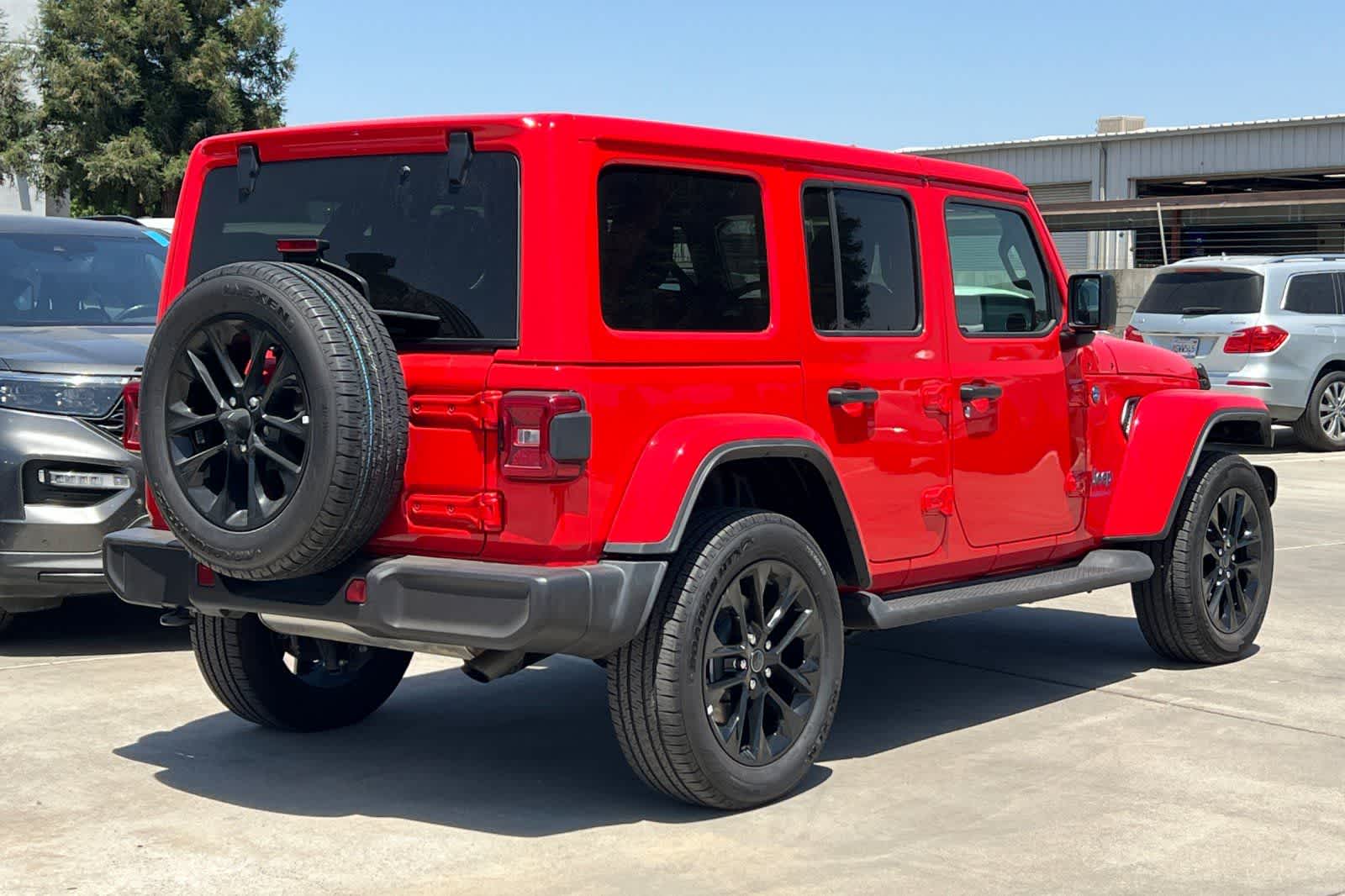 Thumbnail: 2025 Jeep Wrangler - 3