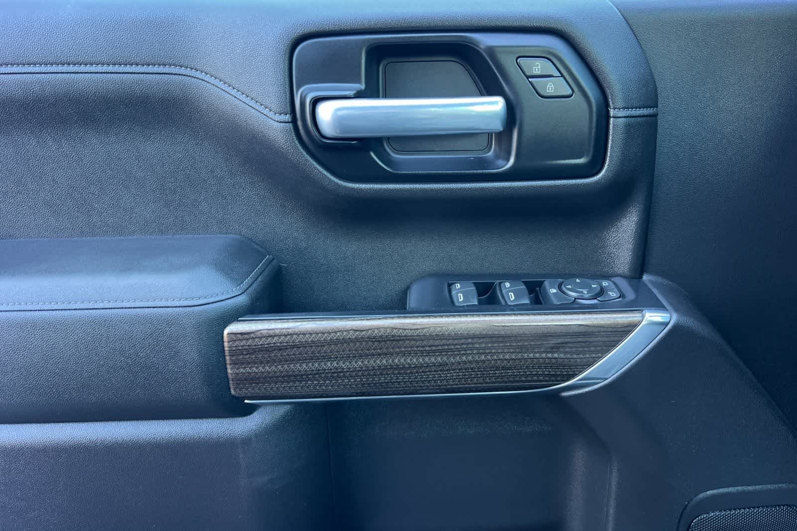 Thumbnail: 2020 Chevrolet Silverado 1500 - 13