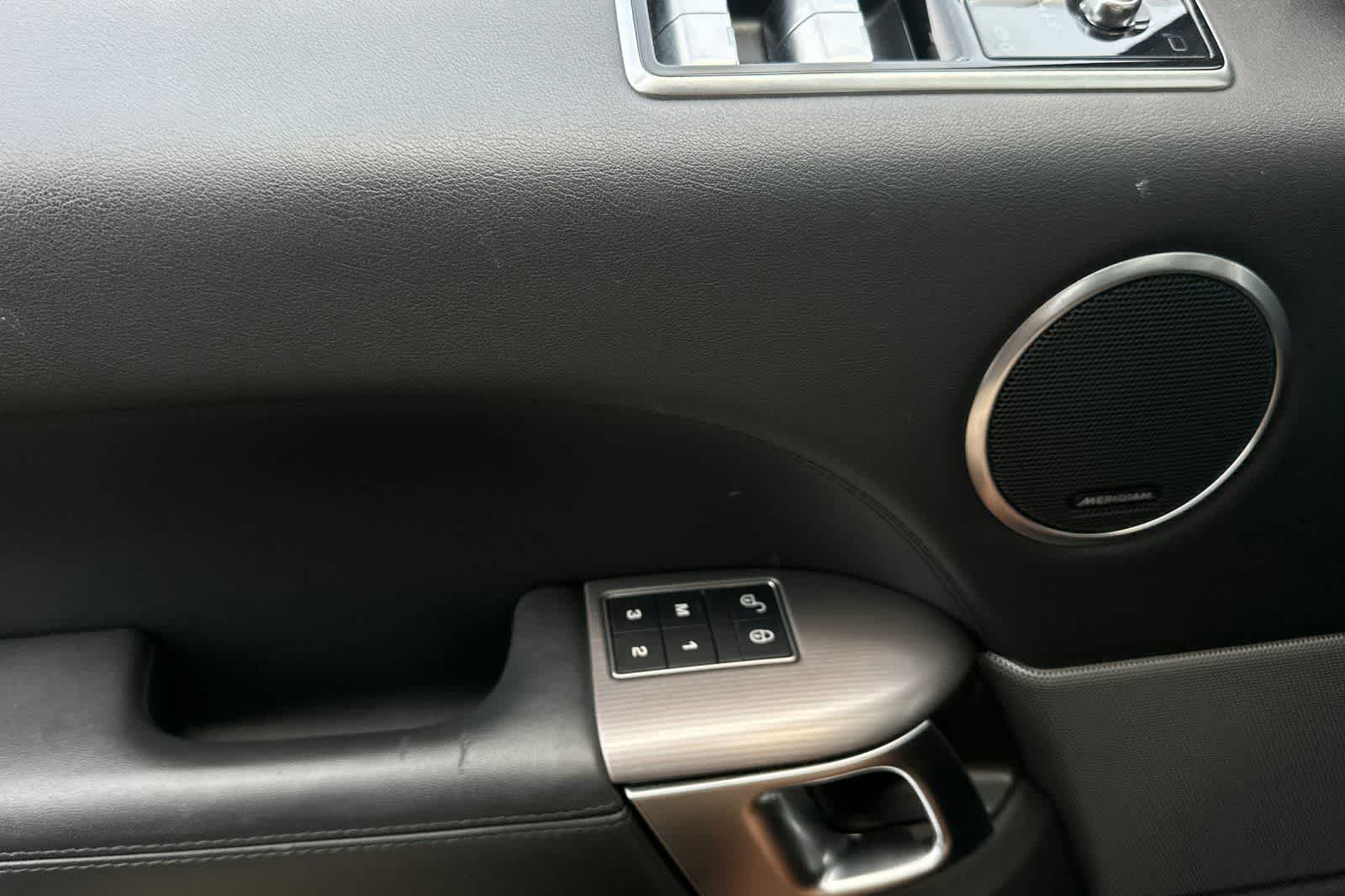 Thumbnail: 2020 Land Rover Range Rover Sport - 15