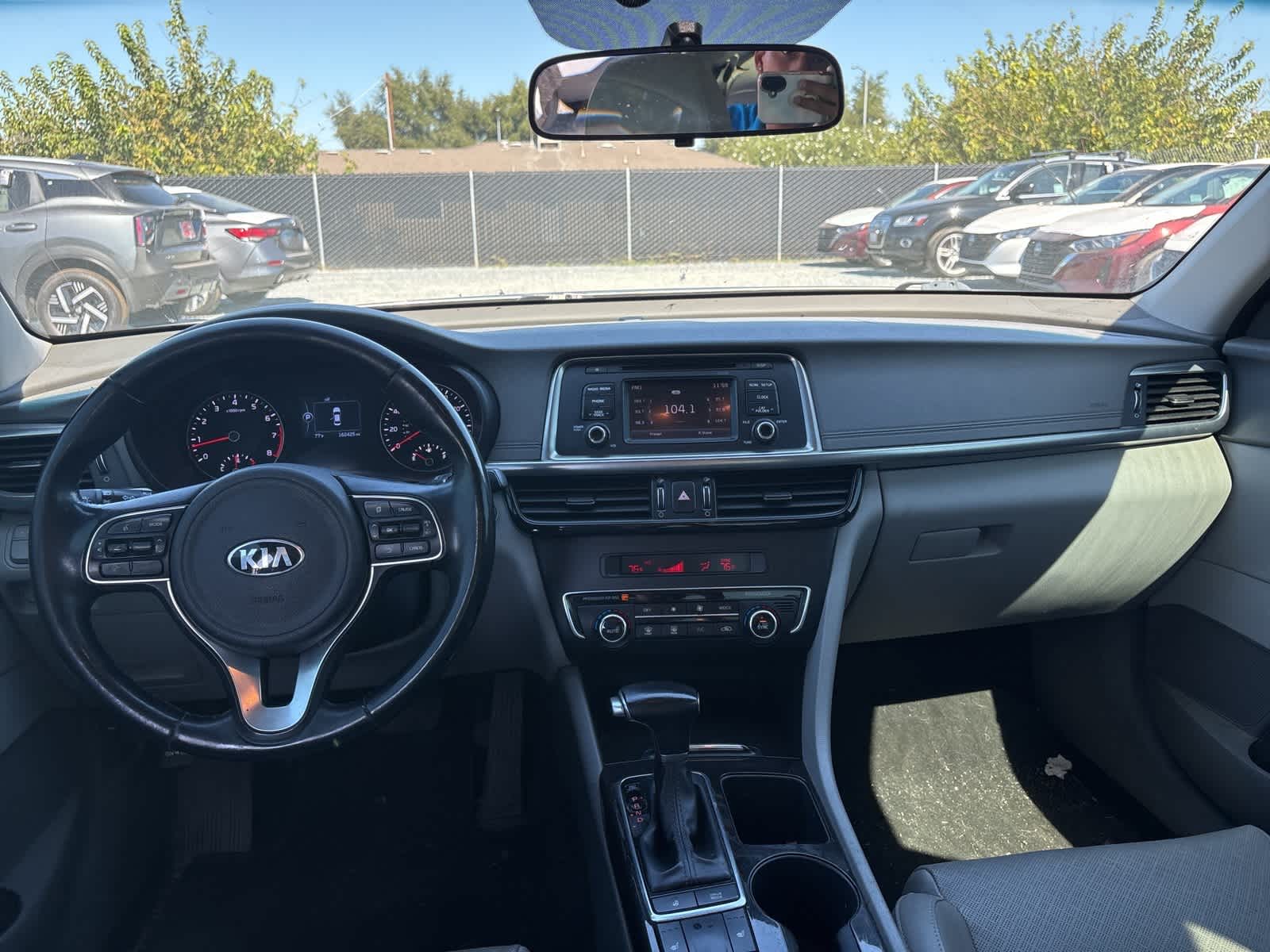 Thumbnail: 2016 Kia Optima - 3