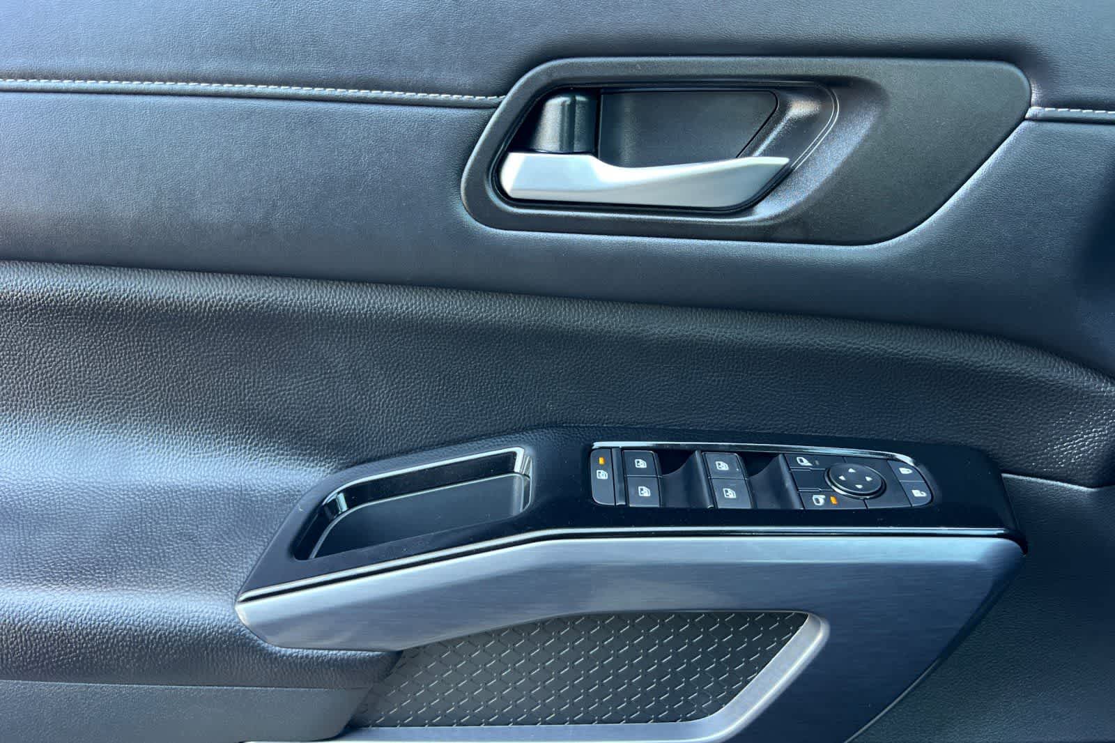 Thumbnail: 2026 Nissan Pathfinder - 13
