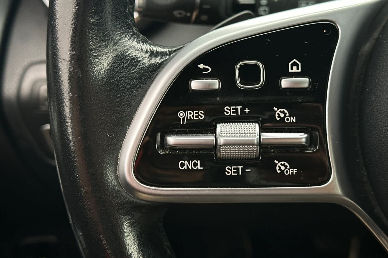 Thumbnail: 2020 Mercedes-Benz GLC - 31