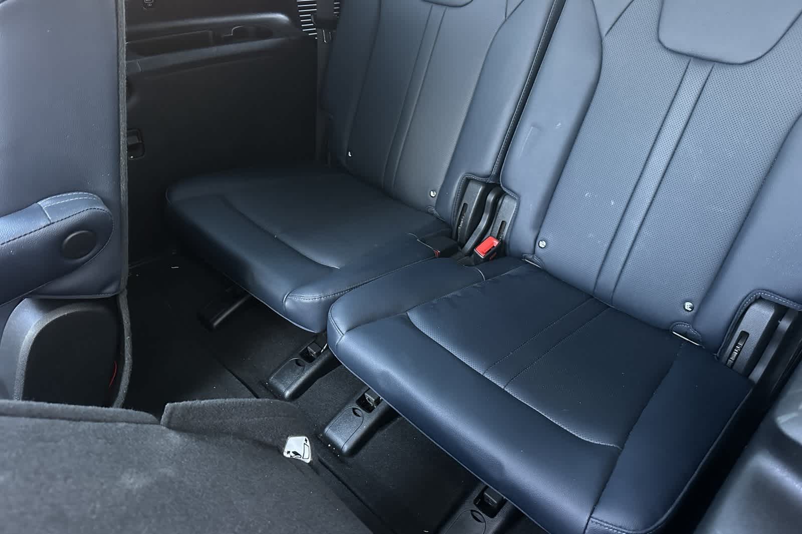 Thumbnail: 2022 Kia Sorento - 16