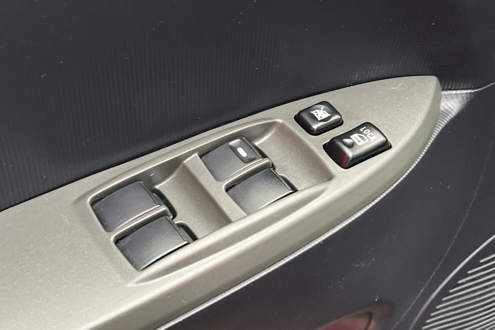 Thumbnail: 2016 Mitsubishi i-MiEV - 14