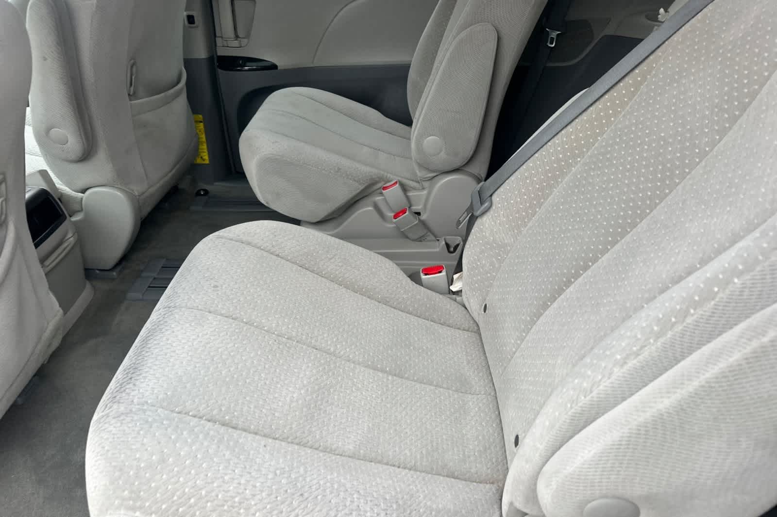 Thumbnail: 2014 Toyota Sienna - 5