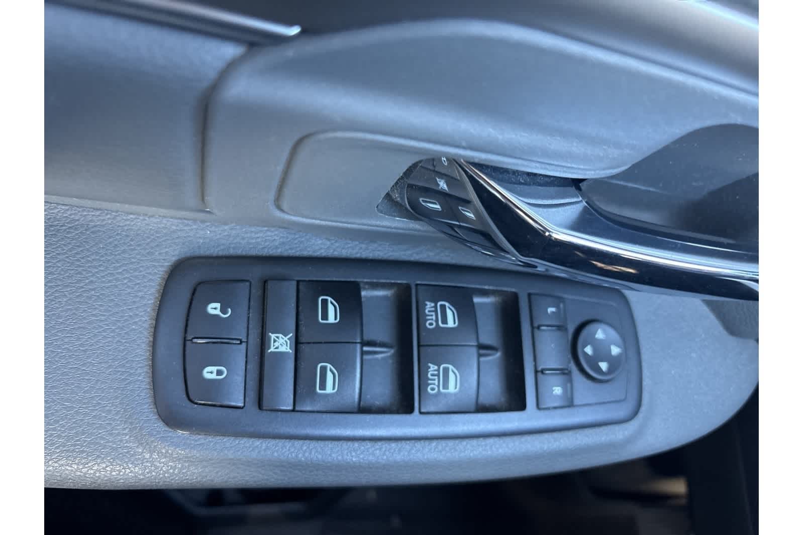 Thumbnail: 2019 RAM 1500 Classic - 13