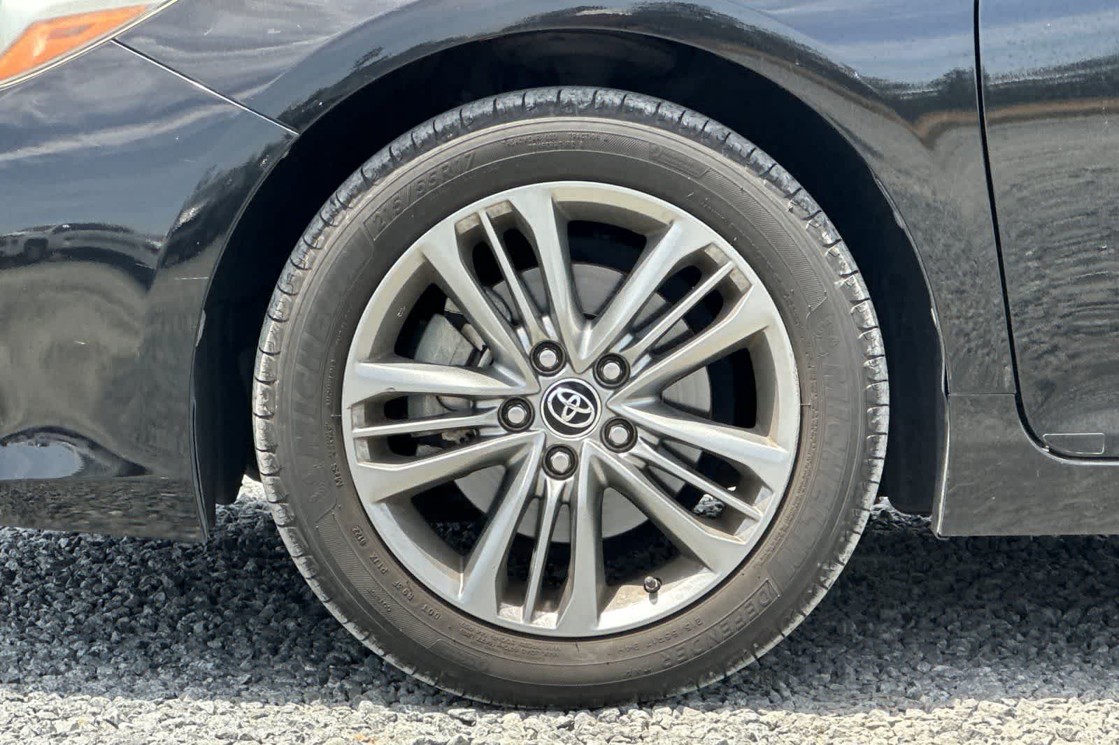 Thumbnail: 2016 Toyota Camry - 12
