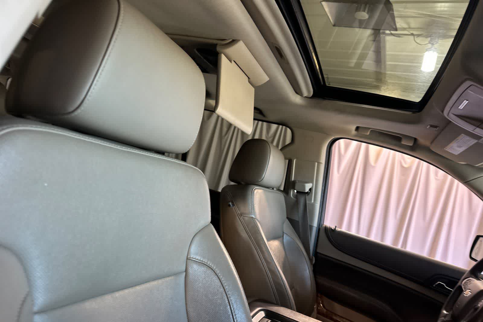 Thumbnail: 2015 Chevrolet Suburban - 20