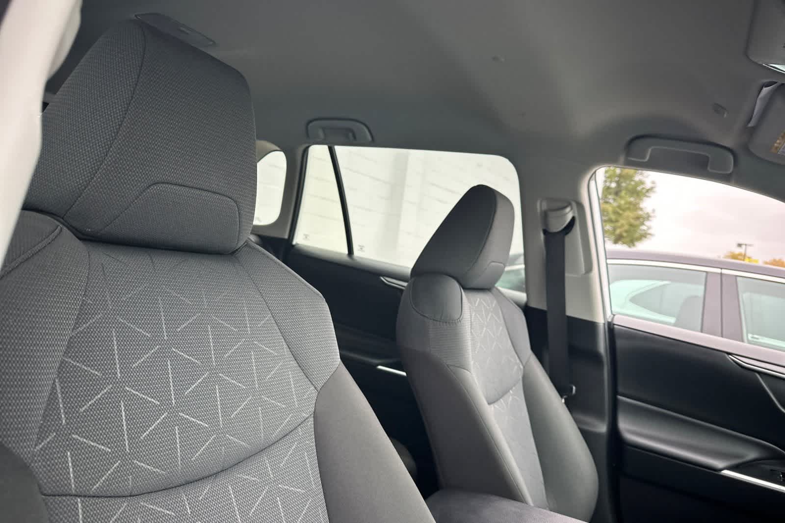 Thumbnail: 2025 Toyota RAV4 - 18