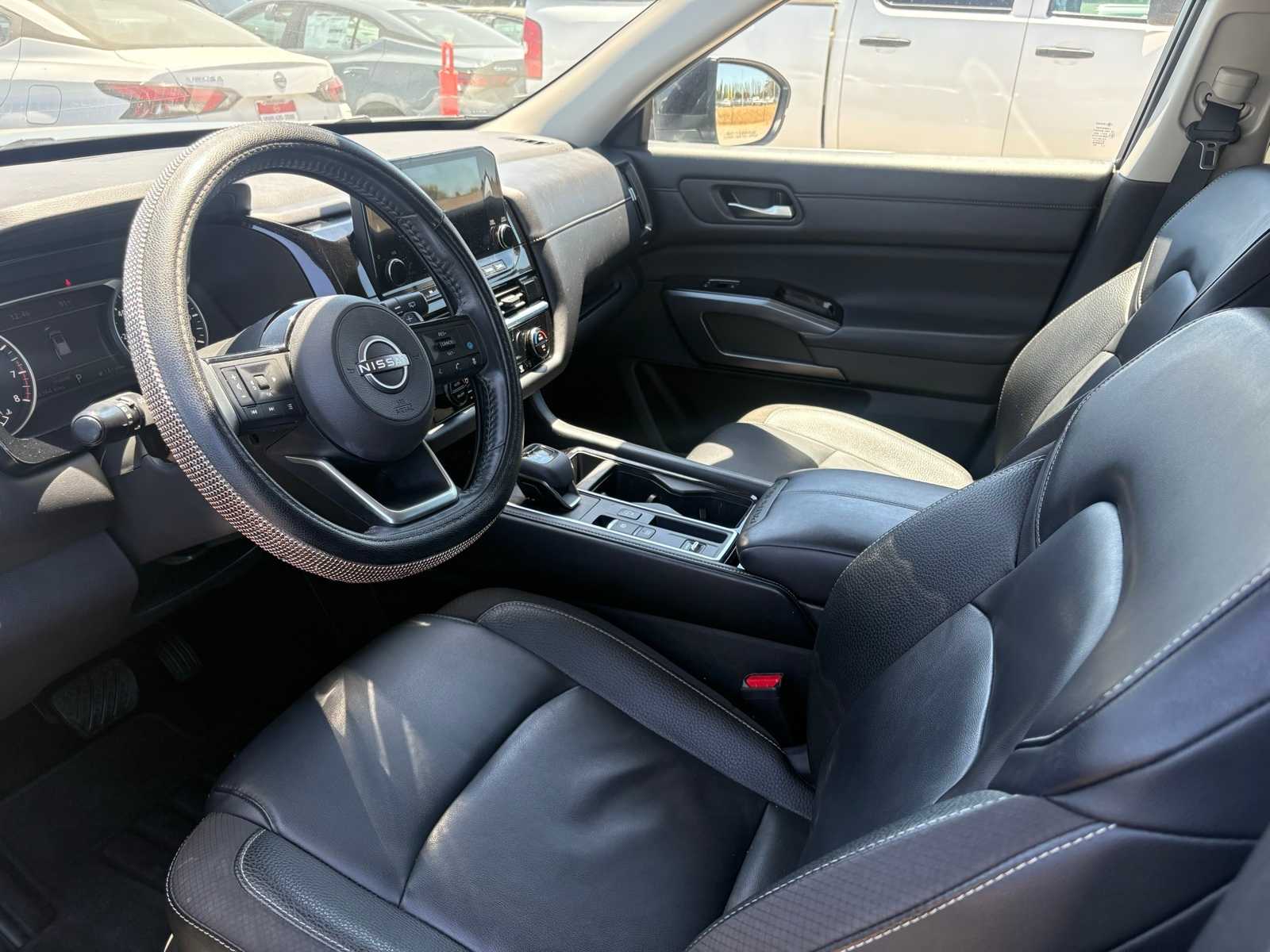 Thumbnail: 2023 Nissan Pathfinder - 11