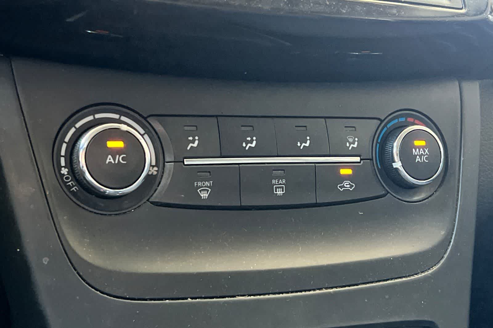 Thumbnail: 2019 Nissan Sentra - 21