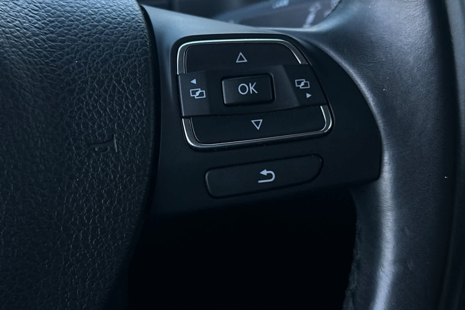 Thumbnail: 2017 Volkswagen Tiguan - 28