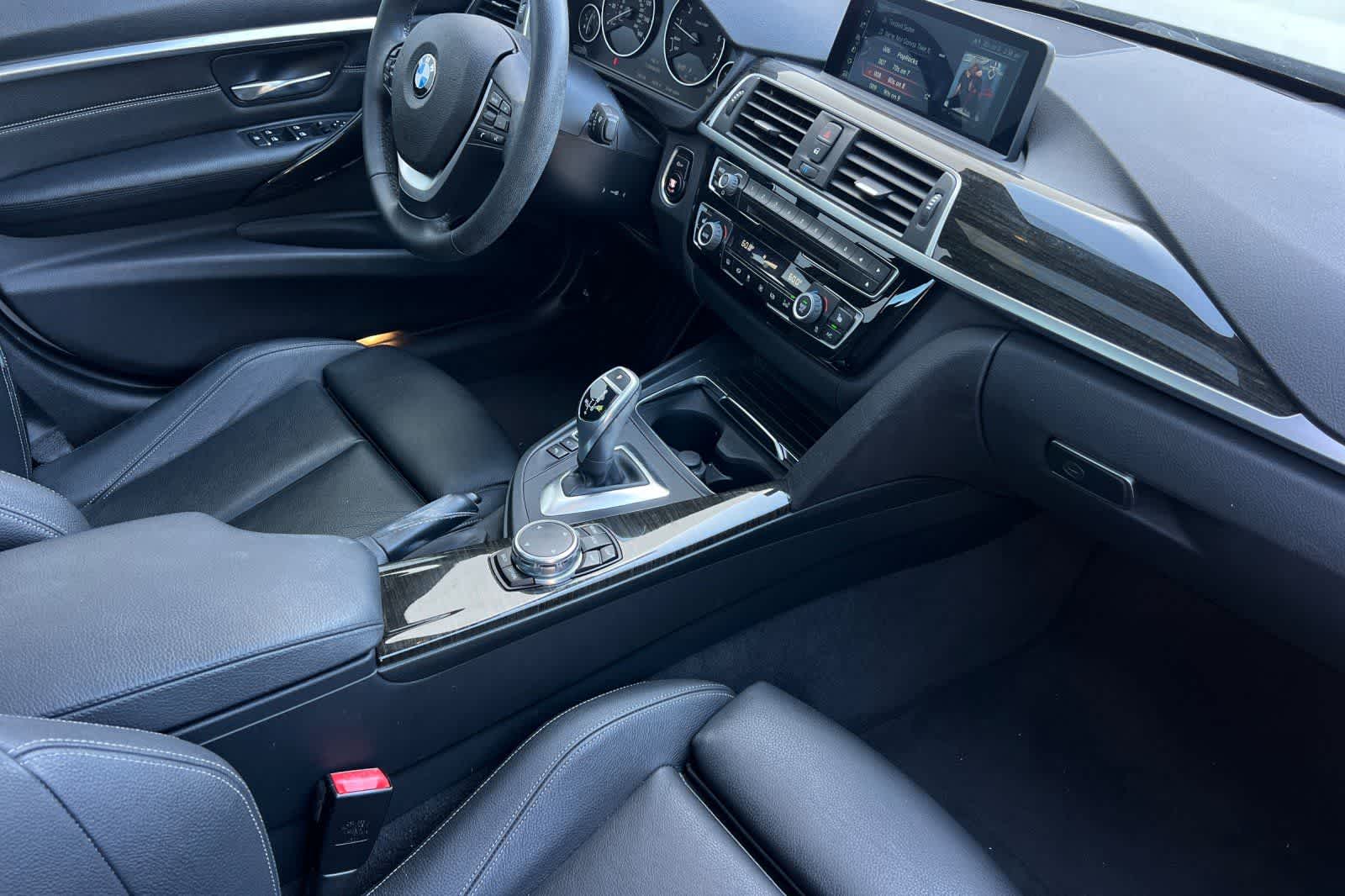 Thumbnail: 2017 BMW 3 Series - 17