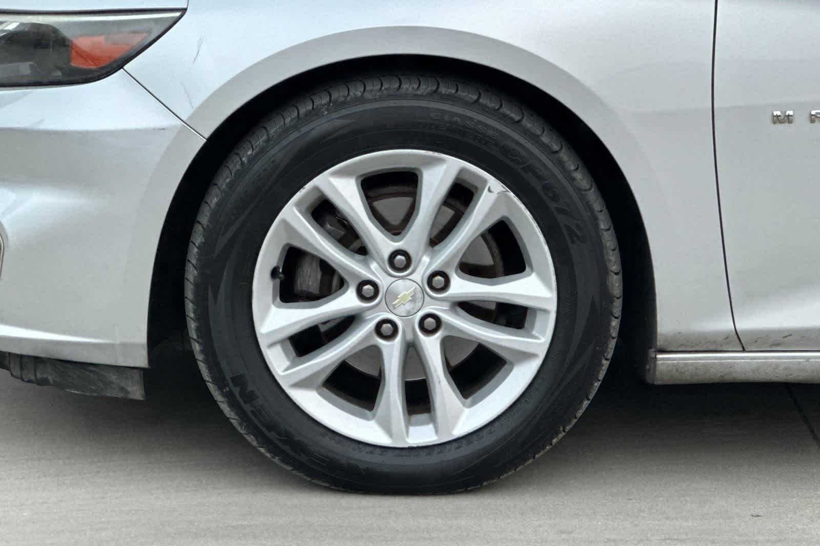 Thumbnail: 2017 Chevrolet Malibu - 34