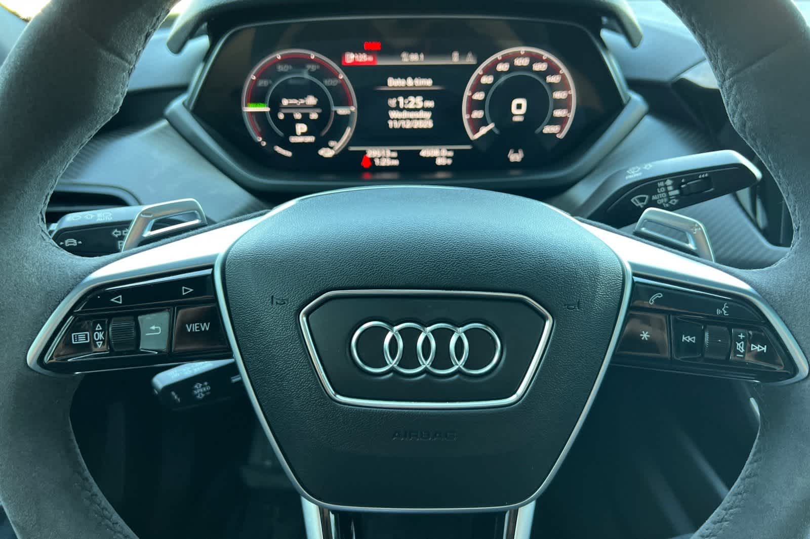 Thumbnail: 2023 Audi e-tron GT - 30