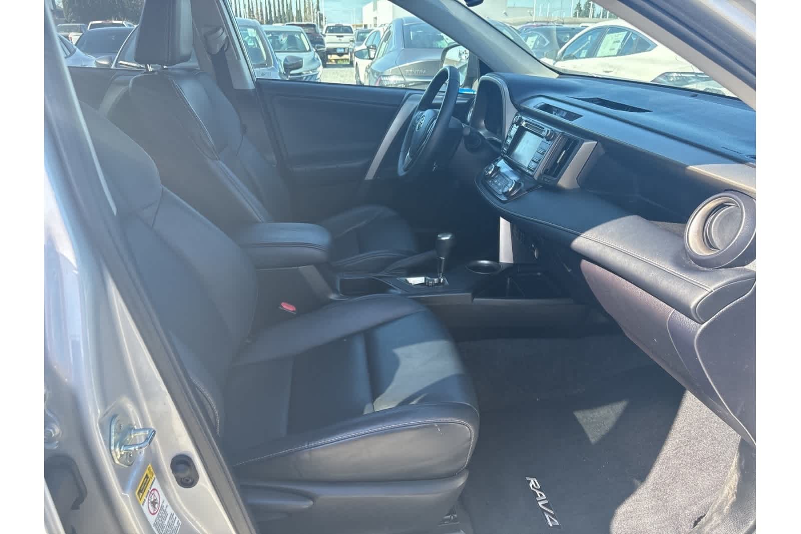 Thumbnail: 2015 Toyota RAV4 - 14