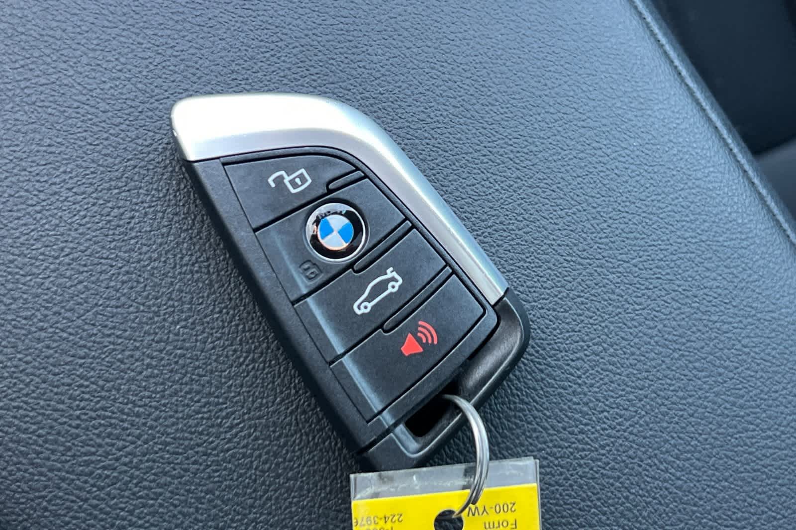 Thumbnail: 2023 BMW 3 Series - 23