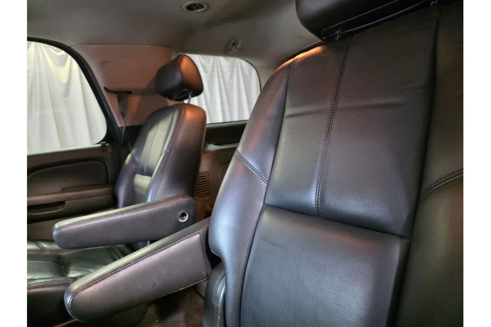 Thumbnail: 2010 Chevrolet Tahoe - 14