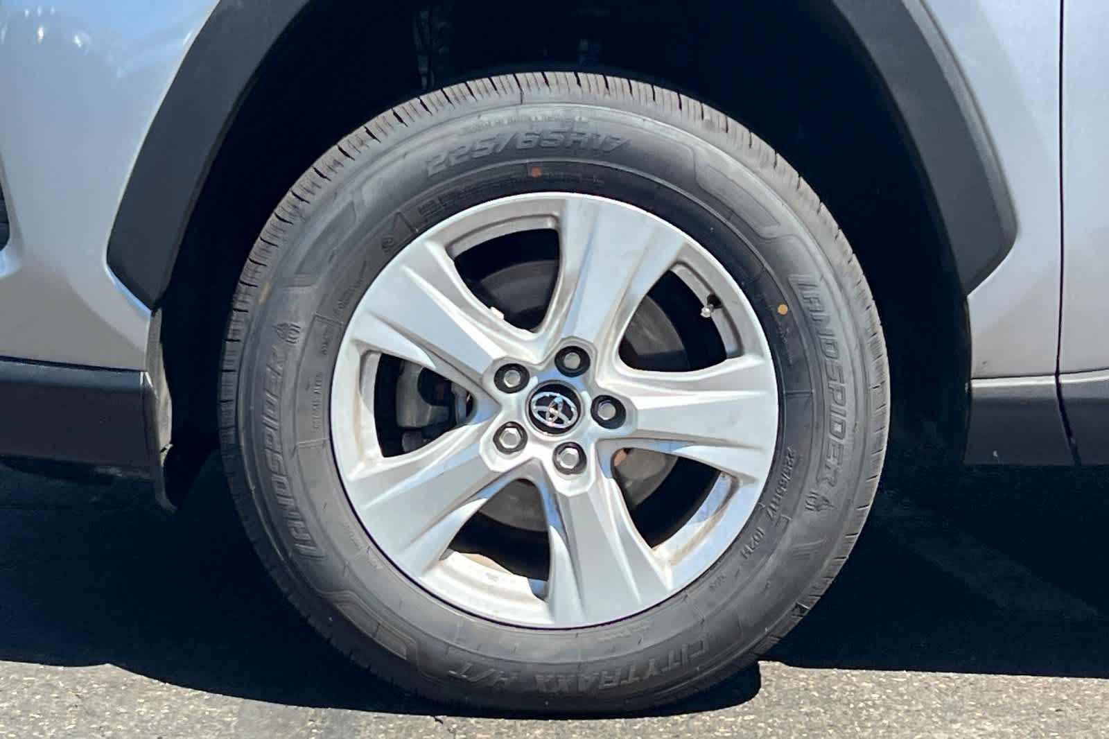 Thumbnail: 2021 Toyota RAV4 - 12