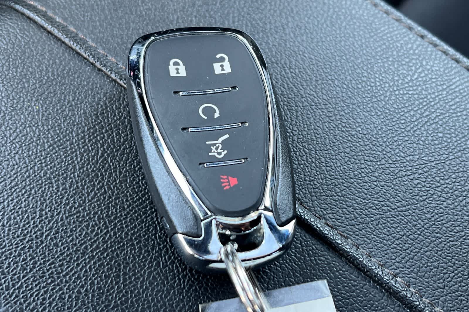 Thumbnail: 2023 Chevrolet Traverse - 25