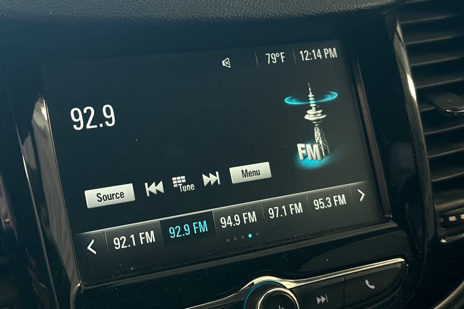 Thumbnail: 2017 Chevrolet Trax - 20