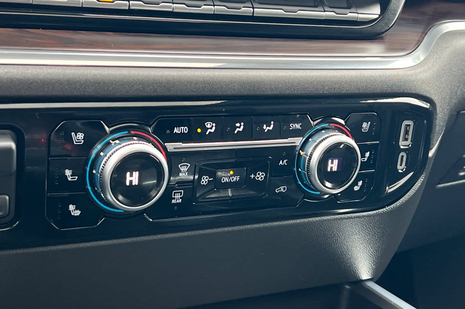 Thumbnail: 2022 GMC Sierra 1500 - 24