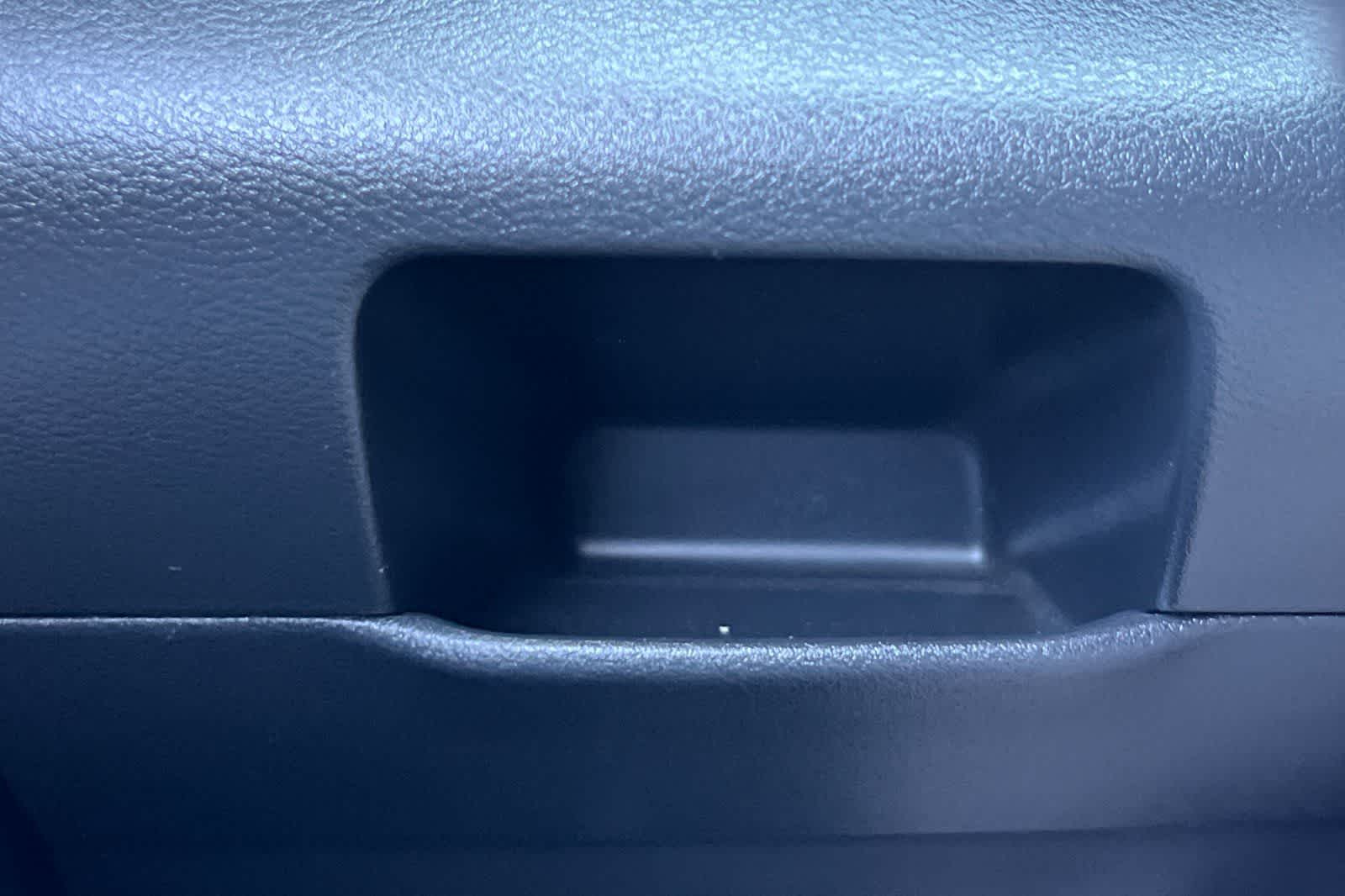 Thumbnail: 2023 Nissan Kicks - 32