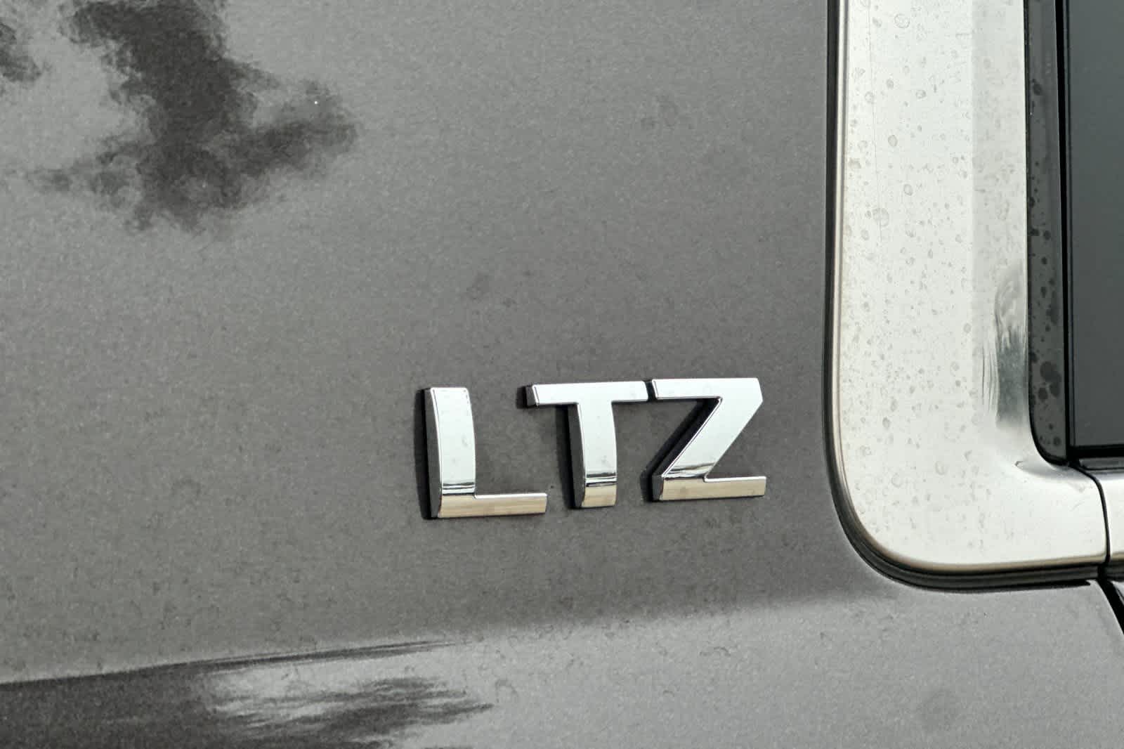 Thumbnail: 2016 Chevrolet Suburban - 17