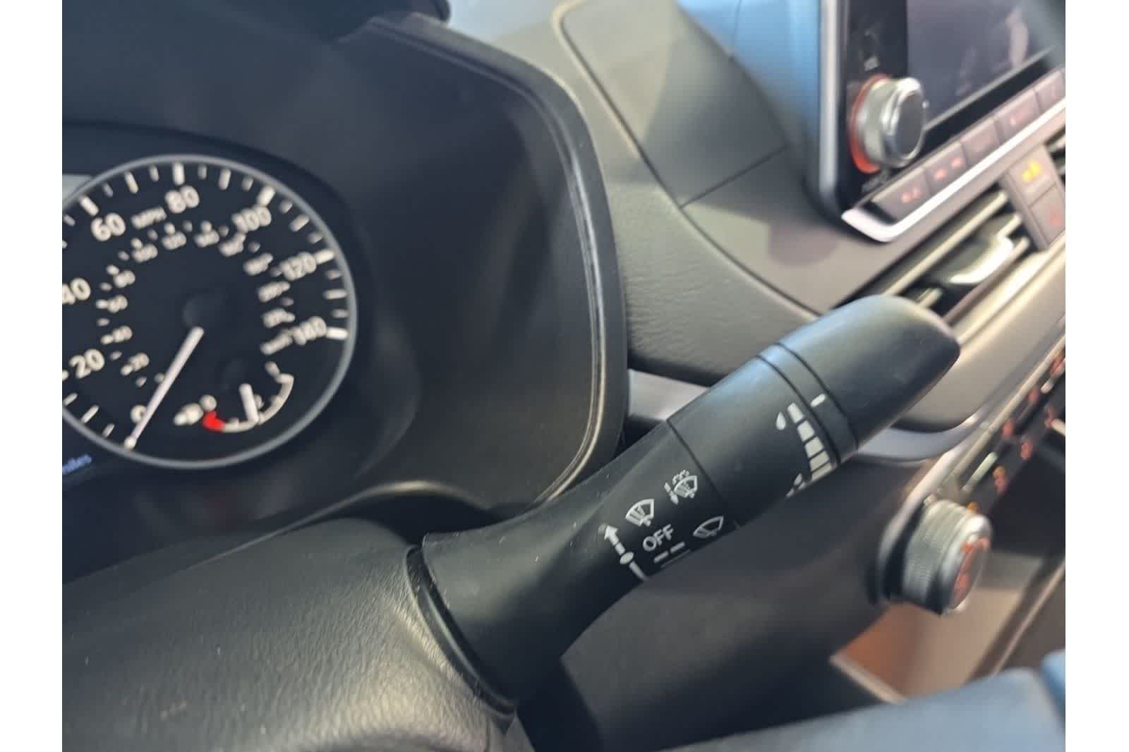 Thumbnail: 2020 Nissan Altima - 30