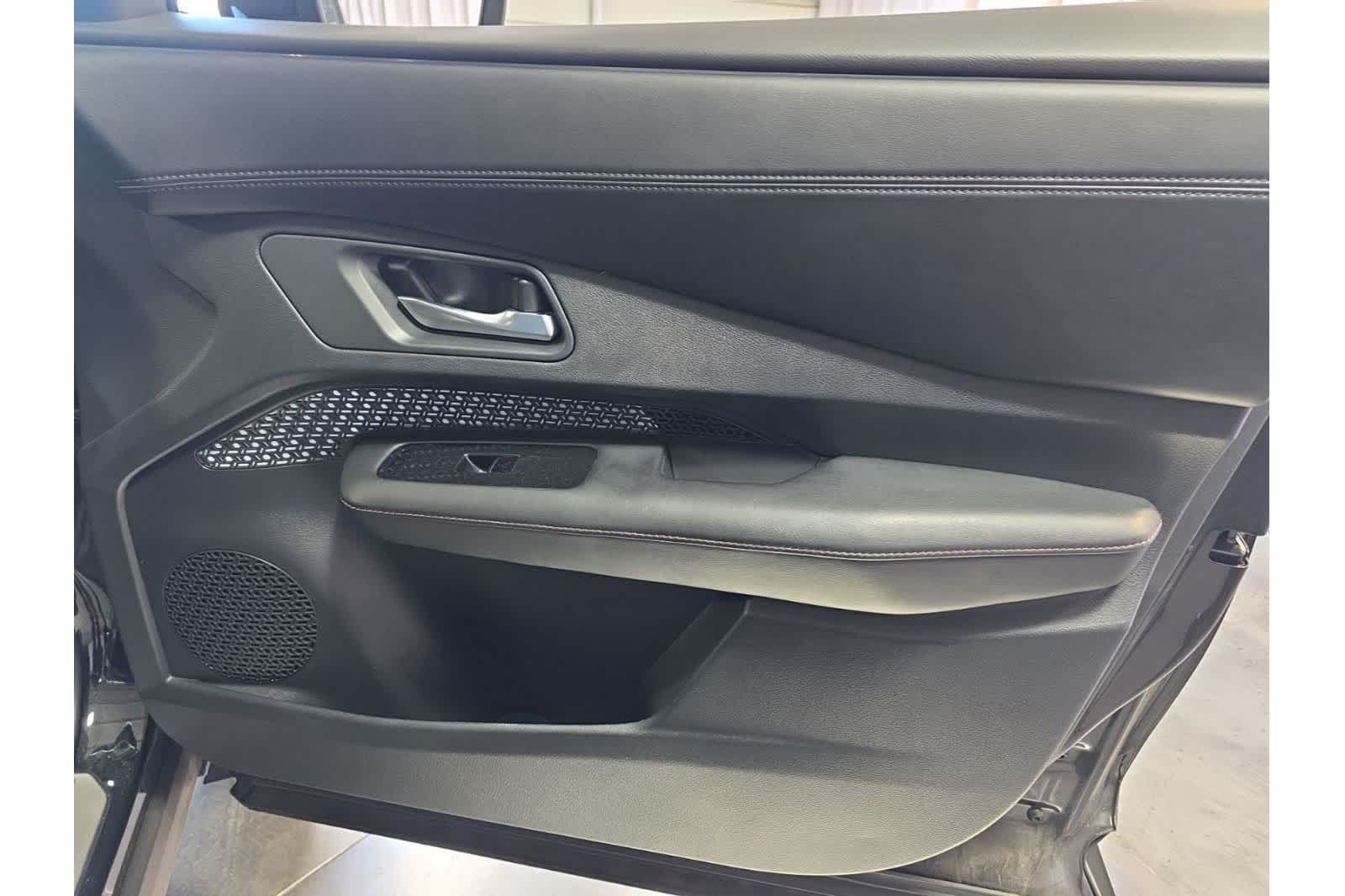 Thumbnail: 2024 Nissan Ariya - 14