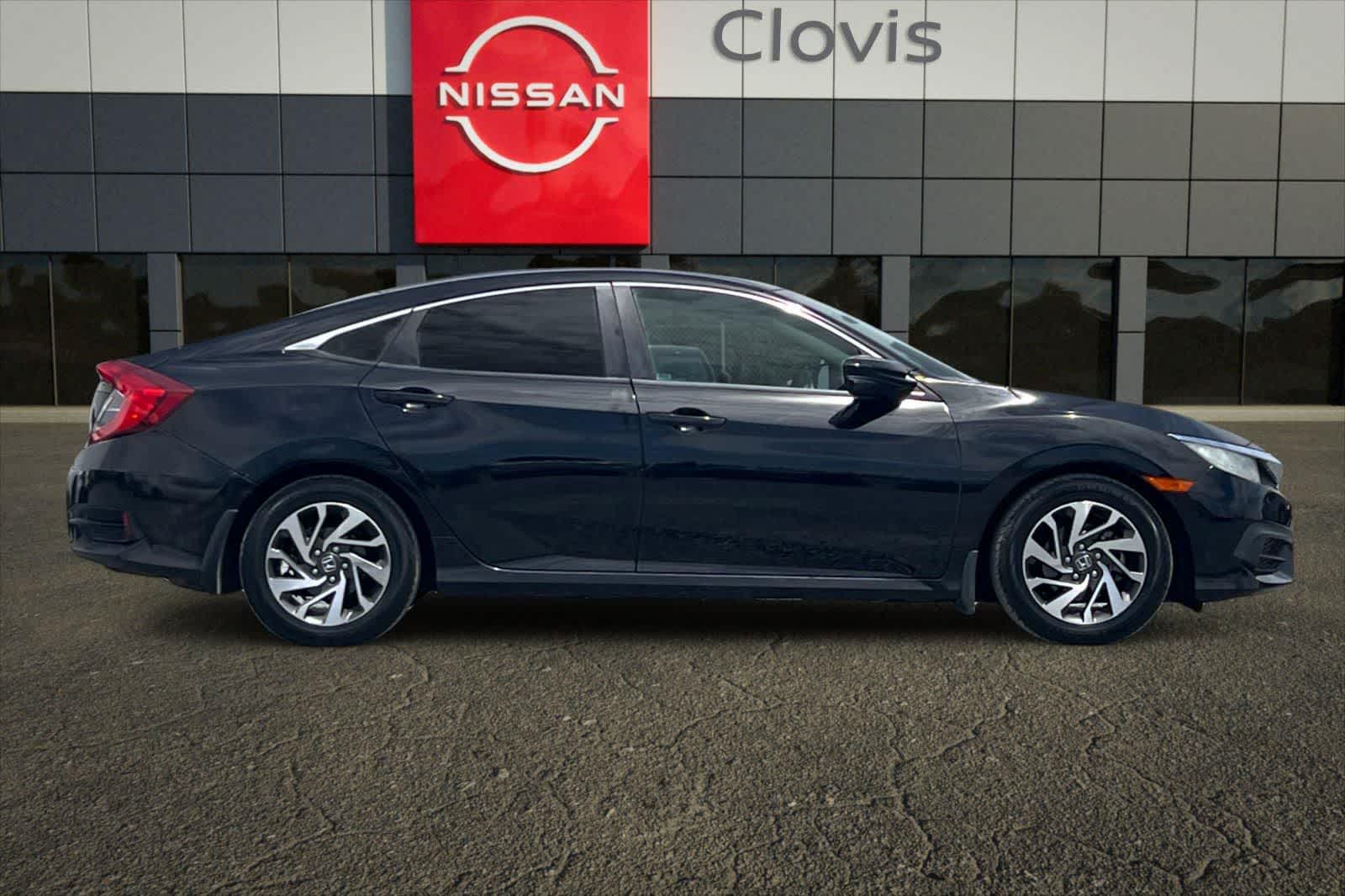Thumbnail: 2016 Honda Civic - 9