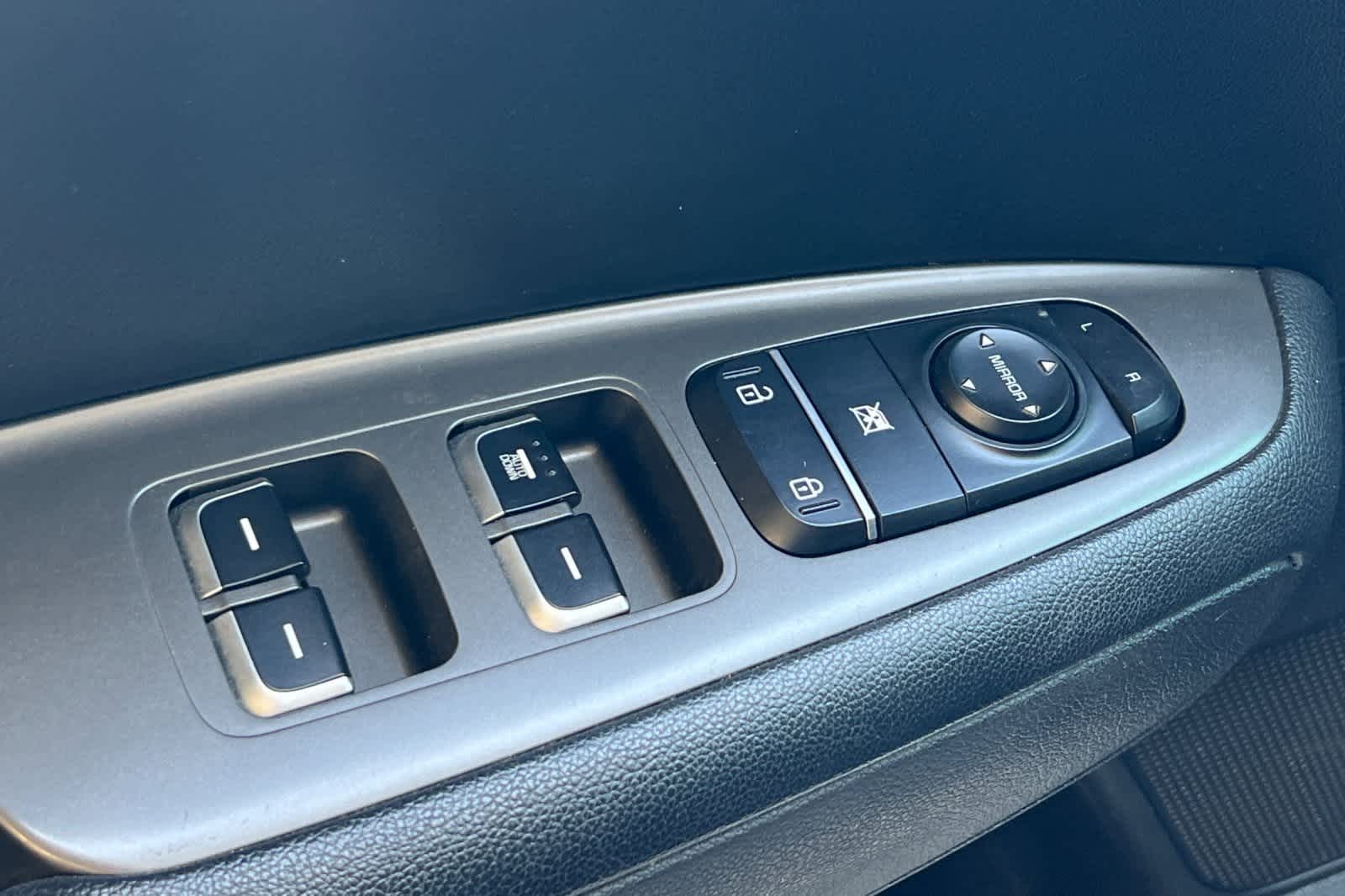 Thumbnail: 2019 Kia Optima - 16