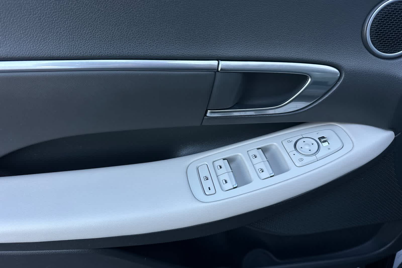 Thumbnail: 2023 Hyundai Sonata - 13