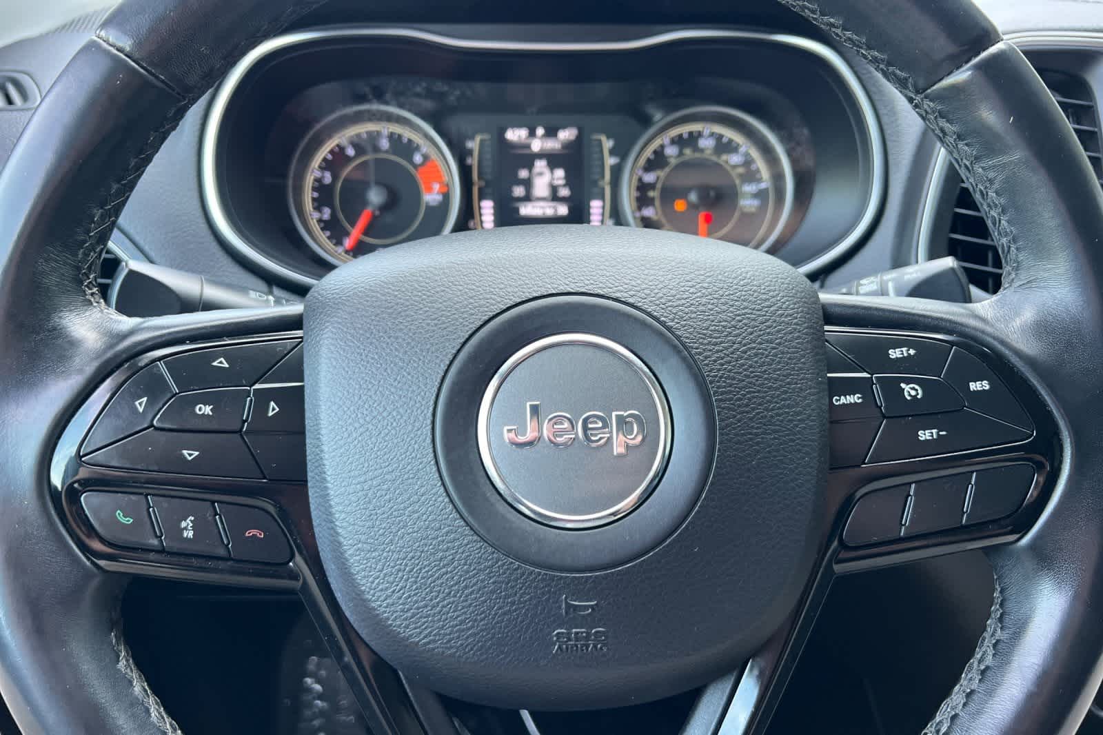 Thumbnail: 2019 Jeep Cherokee - 28