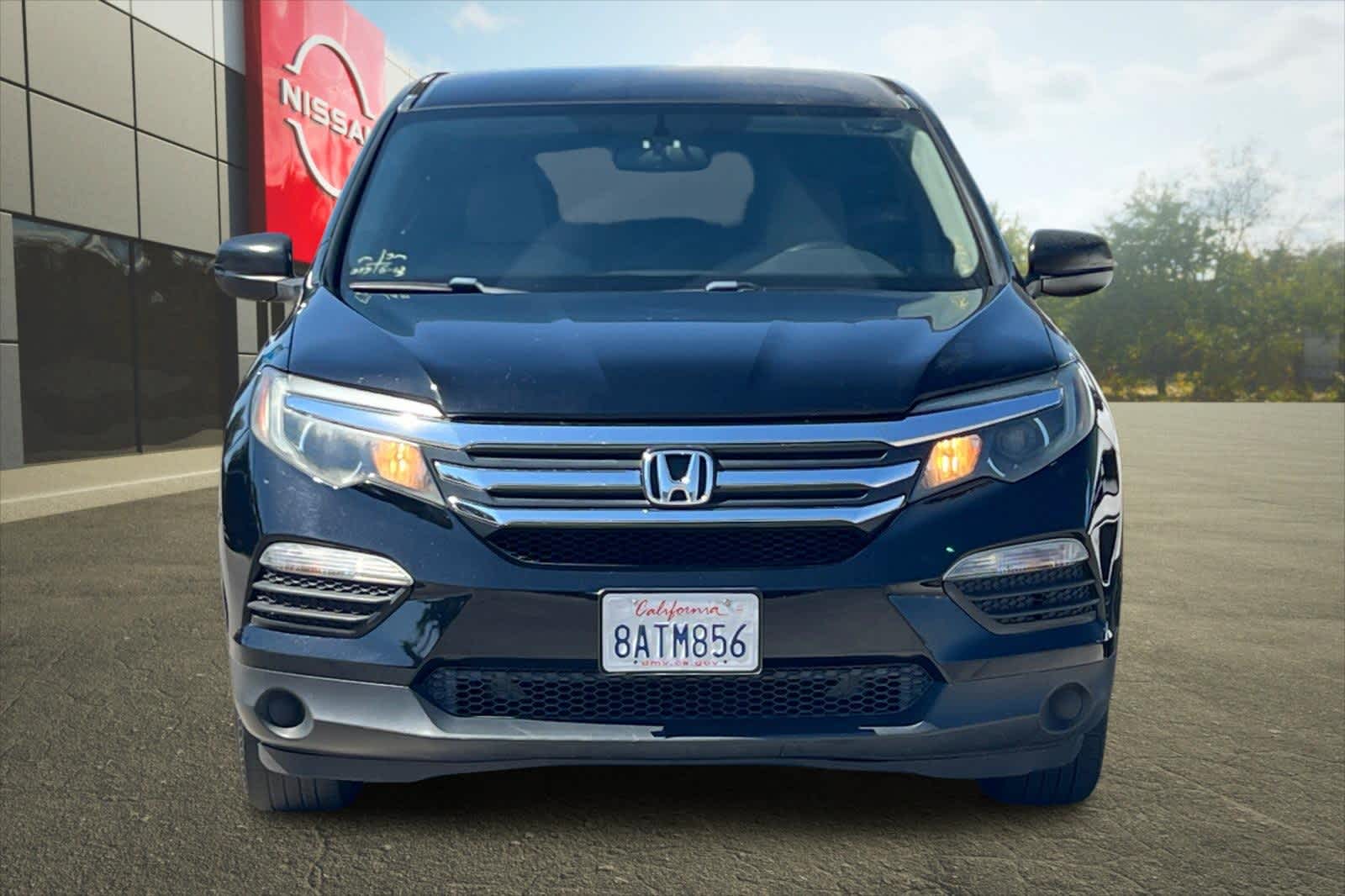 Thumbnail: 2017 Honda Pilot - 11