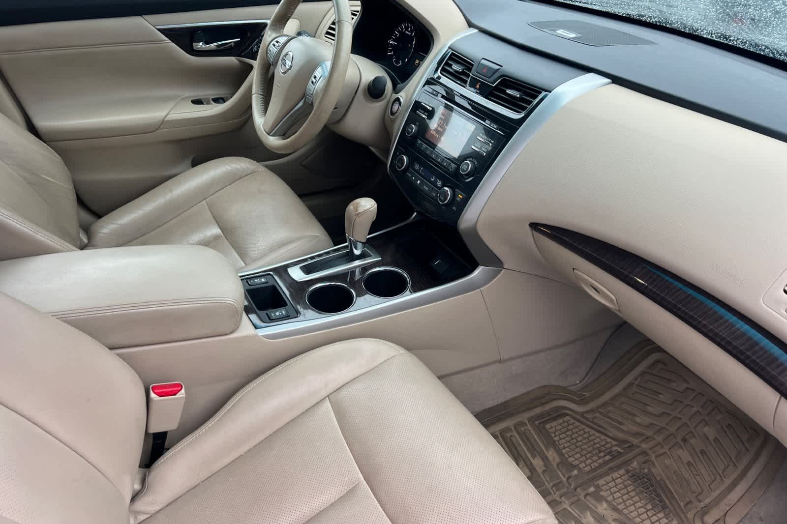 Thumbnail: 2013 Nissan Altima - 17