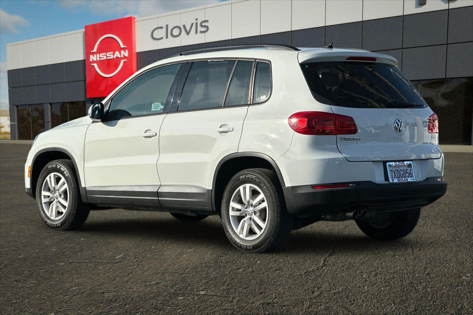 Thumbnail: 2017 Volkswagen Tiguan - 7