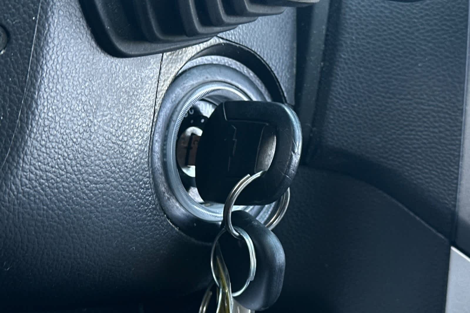 Thumbnail: 2013 Chevrolet Captiva Sport - 26