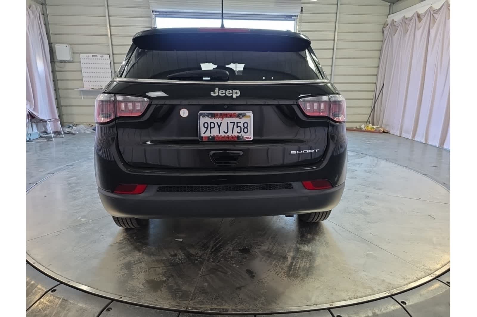 Thumbnail: 2021 Jeep Compass - 9