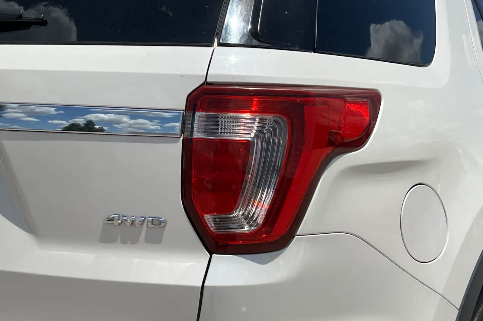 Thumbnail: 2016 Ford Explorer - 13
