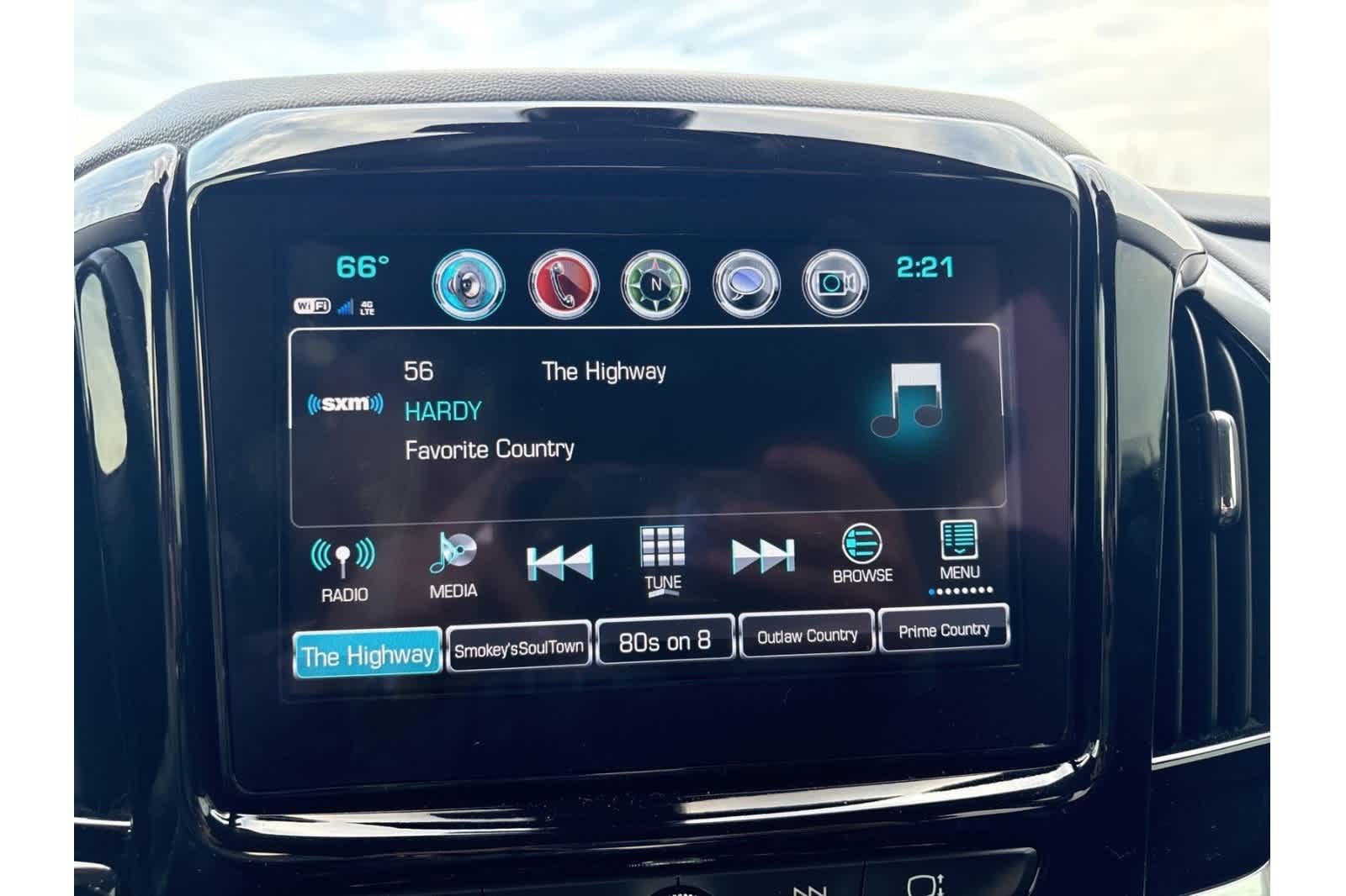 Thumbnail: 2019 Chevrolet Traverse - 16